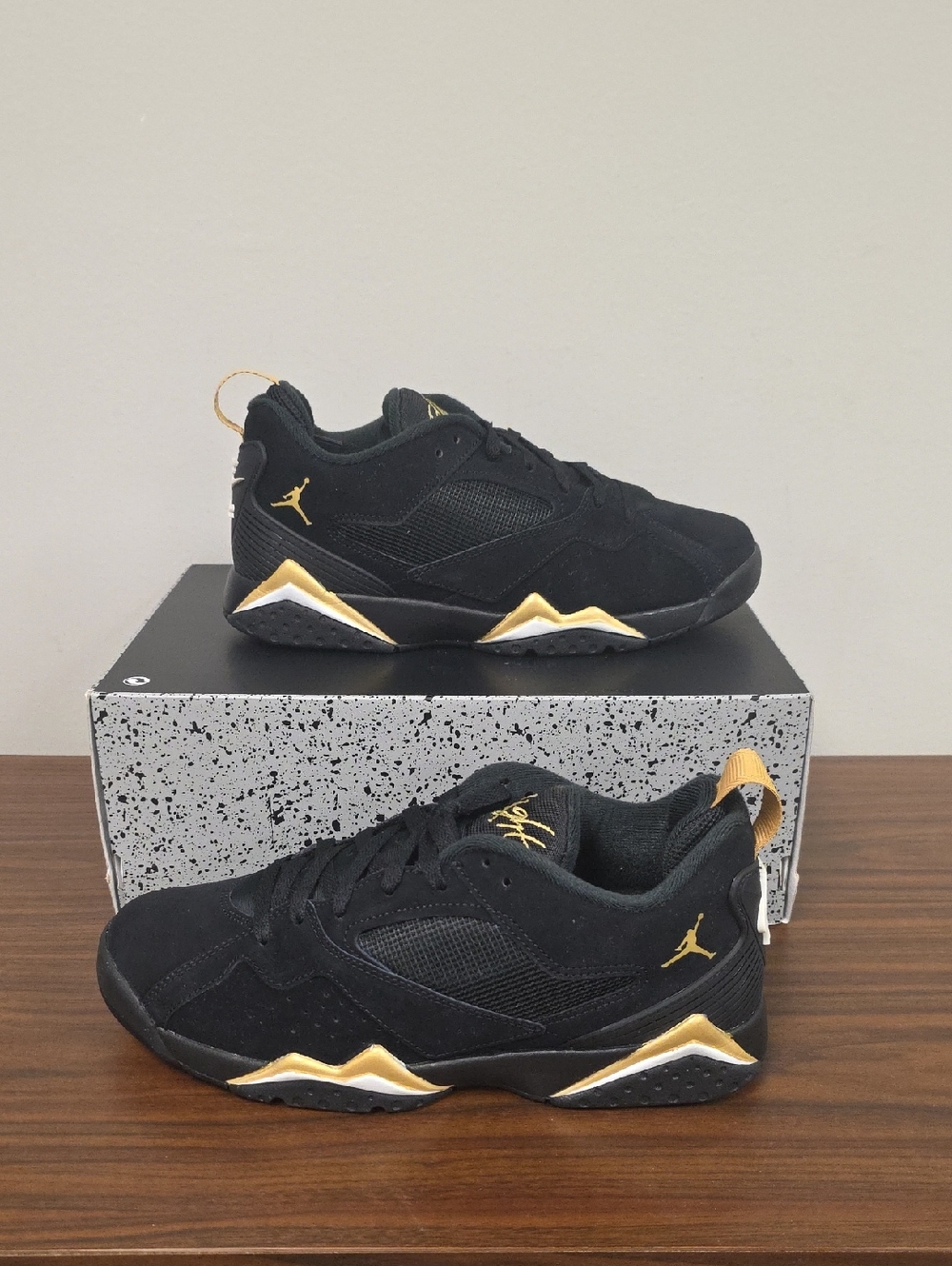 Jordan MVP 92 Black/Metallic Gold Men's 10 HQ3950-007 New